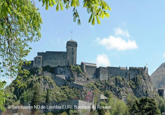 Appart Lourdes 100 M Gare - 4 Places Avec Balcon 10Mn Sanctuaire Exterior photo